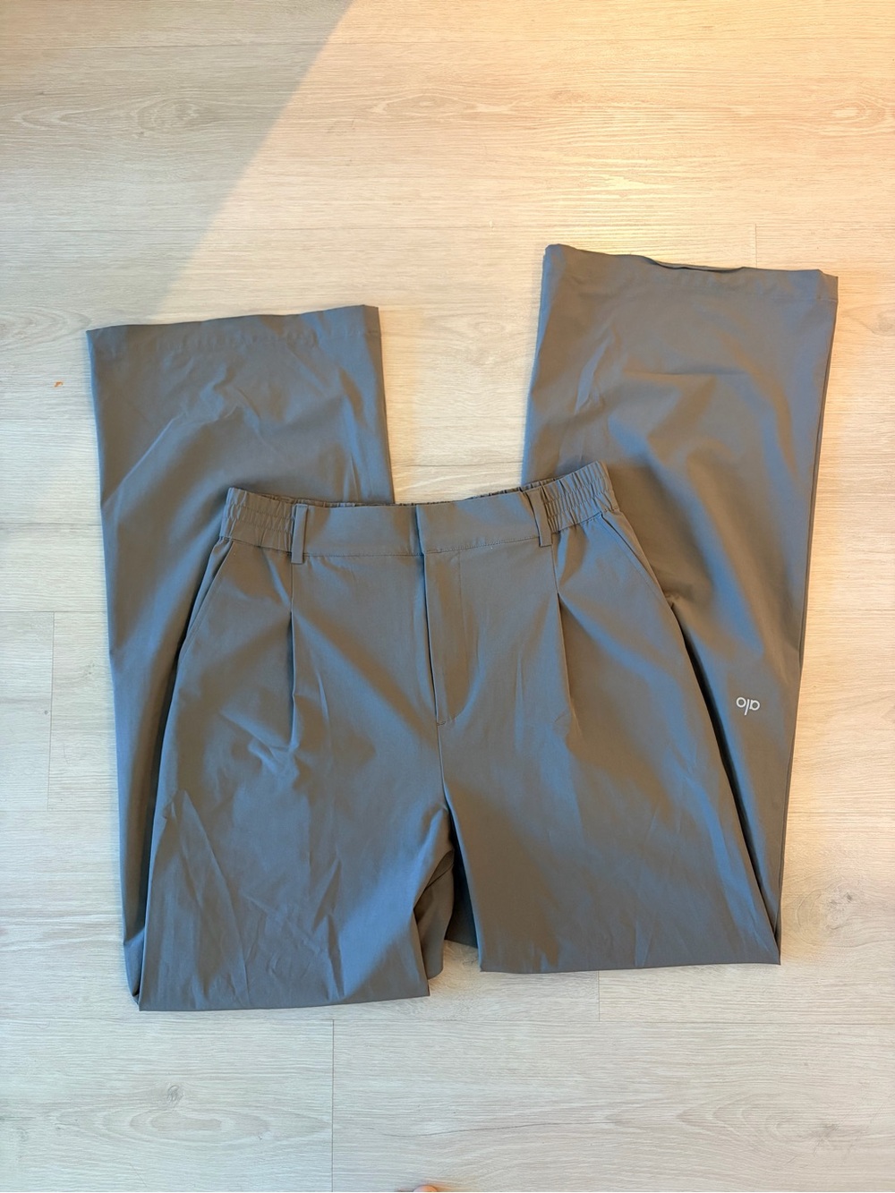 Alo yoga pursuit trouser - Picture 2 of 9